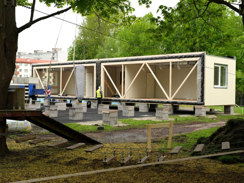 Temporary modular school building installation for Tallinn 32nd Secondary School